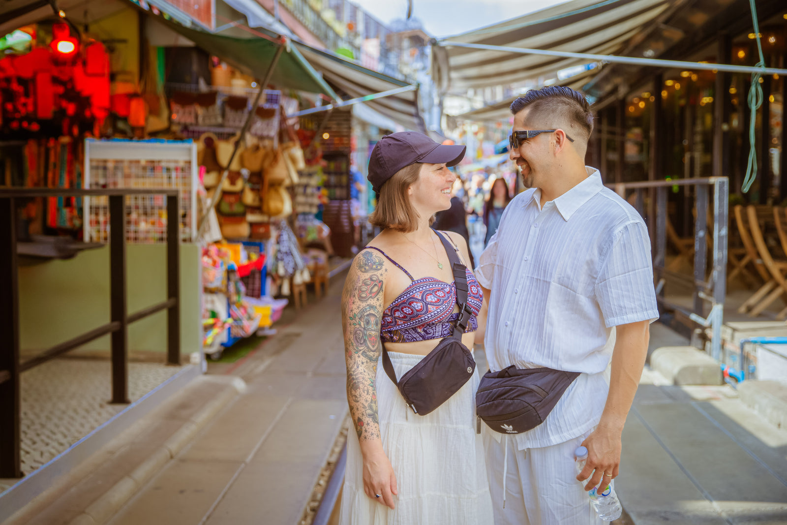 Bangkok:Floating Market & Maeklong Train Market Premium Tour