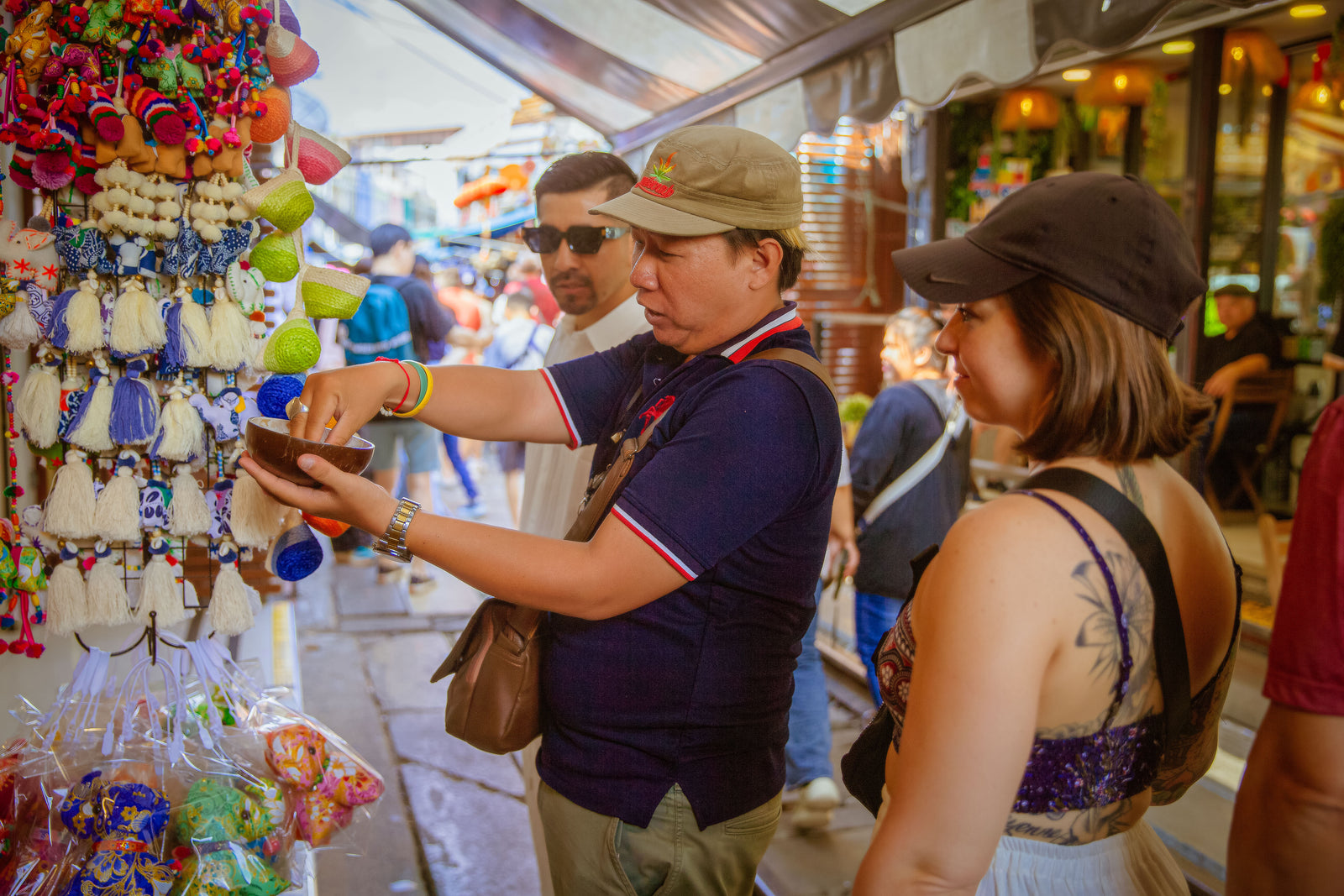 Bangkok:Floating Market & Maeklong Train Market Premium Tour