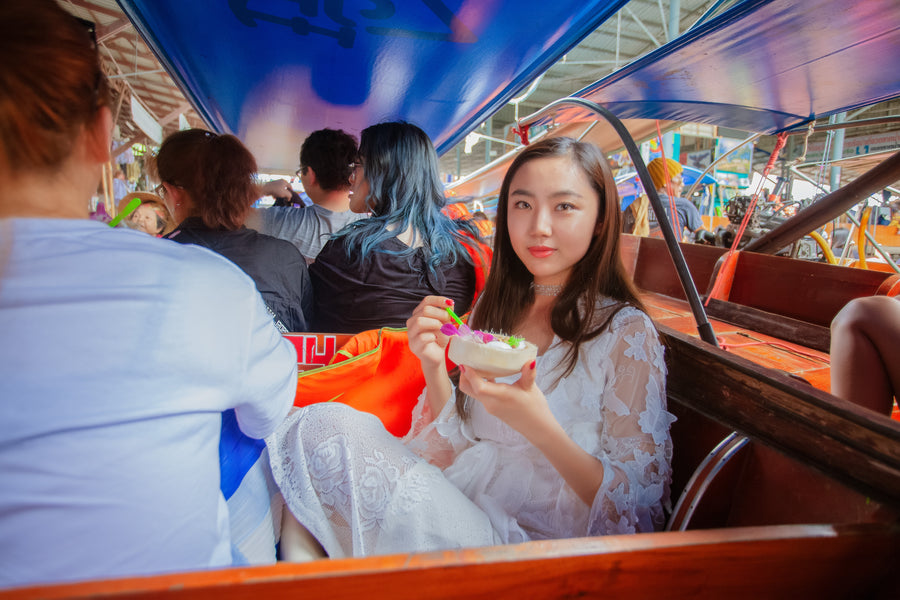 Bangkok:Floating Market & Maeklong Train Market Premium Tour