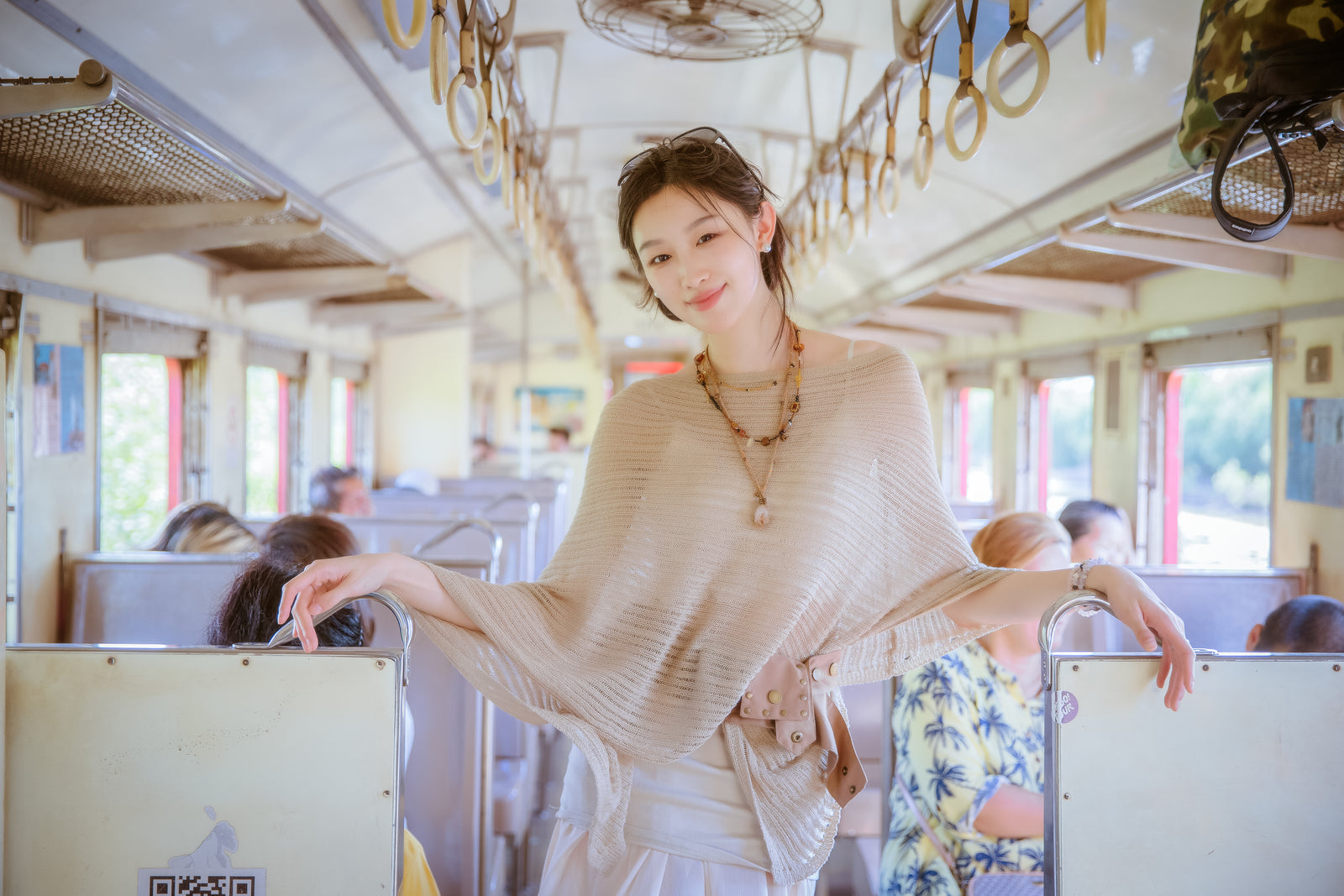 Bangkok:Floating Market & Maeklong Train Market Premium Tour