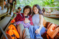 Bangkok:Floating Market & Maeklong Train Market Premium Tour