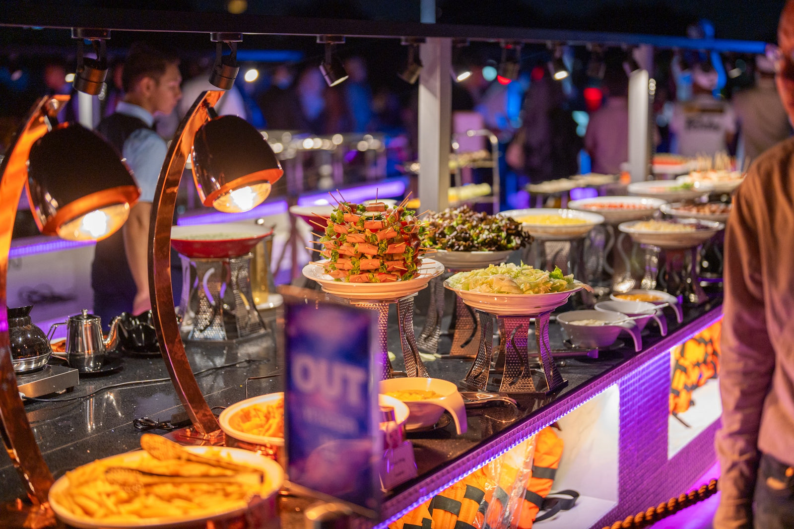 Bangkok: Super Galaxy Chao Phraya Dinner Cruise