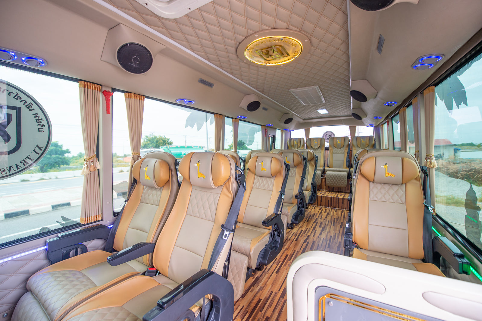 Bangkok:Floating Market & Maeklong Train Market Premium Tour